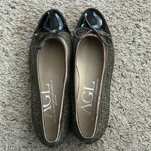 AGL flats size 38.5